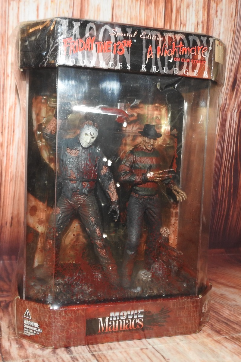 McFarlane Toys Movie Maniacs: Friday the 13th - Jason Voorhees VS McFarlane Toys Movie Maniacs: Friday the 13th - Jason Voorhees VS