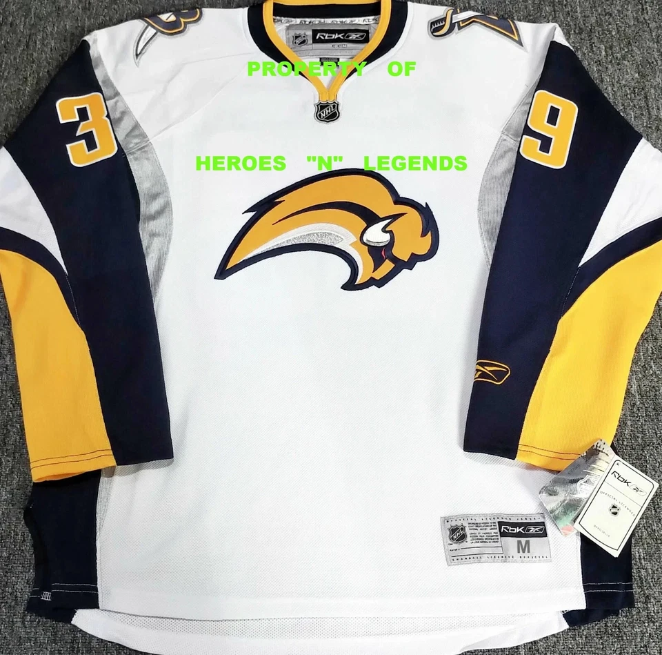 CAMISETA DE HOCKEY RETRO-NUEVA CON ETIQUETAS S-M-L-XL * DOMINIK HASEK BUFFALO SABRES CON LICENCIA REEBOK Foto 3 de 4