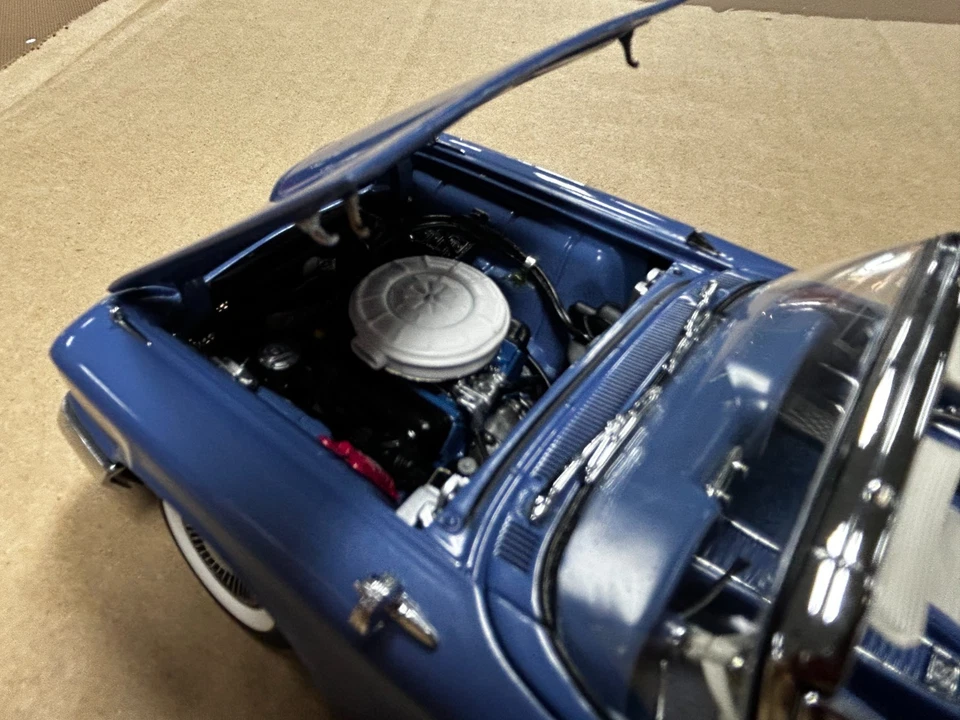 Danbury Mint 1958 Ford Thunderbird Convertible Metal Die Cast 1:24 Scale Car - Image 2 of 4