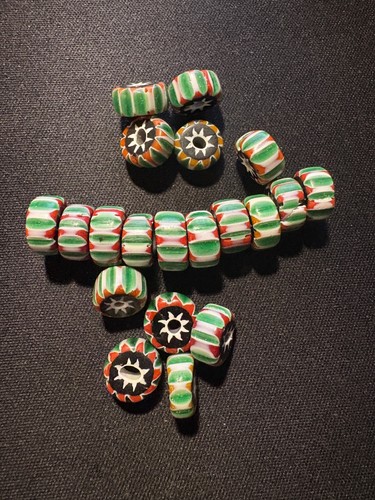 20 Green Chevron glass beads (B1073) - 4x10mm - Indian Trade Beads