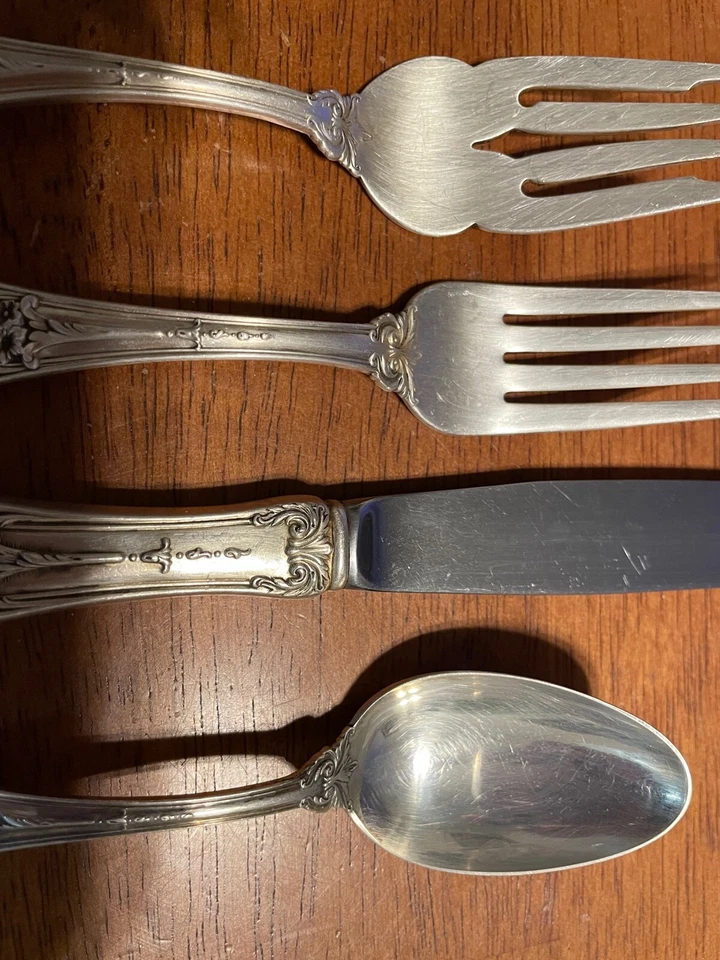 Ajuste de 4 piezas de plata de ley Richelieu by International Foto 4 de 4