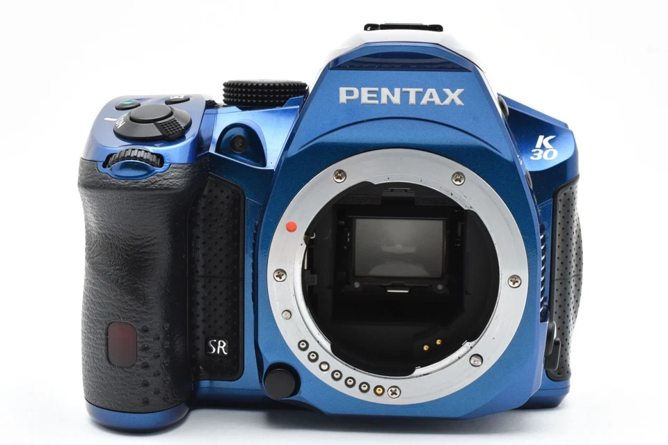 Pentax K-30 16.3MP Digital SLR Kamera Blau Körper W / Zwei Objektiv Set Aus - Bild 3 von 4