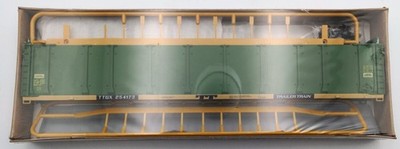 Kit Train HO Walthers 932-4805 – Enclosed Auto Carrier MKT – Neuf Sous Cellophane