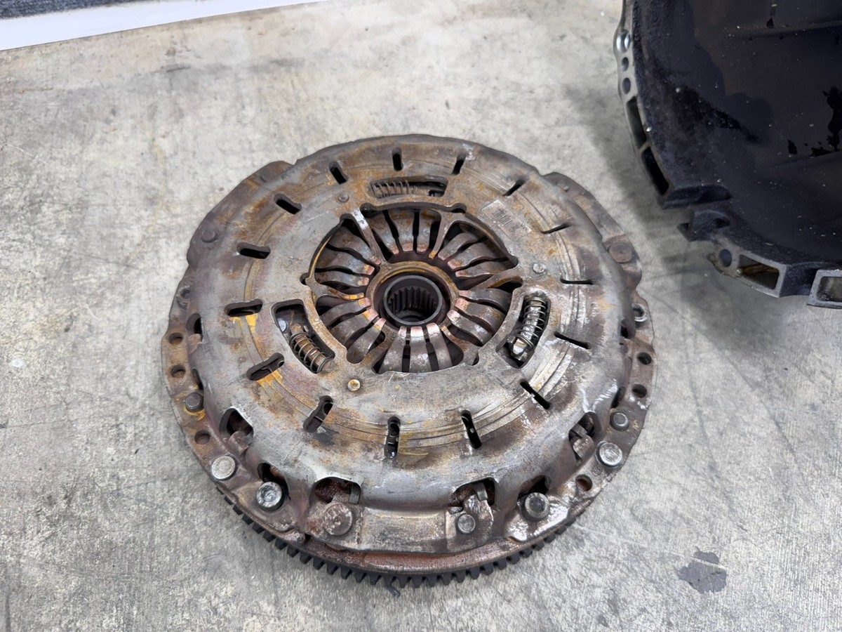 BMW Z4 3.0i Roadster E85 Transmission - Assembly 6 Speed V12053