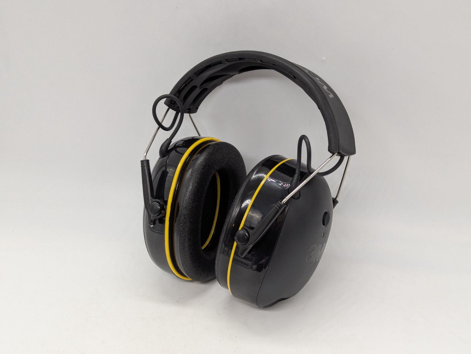 3M WorkTunes Connect hearing protector Bluetooth headphones wireless earmuffs 94