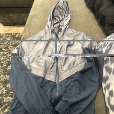 Nike Mens or women s Hooded Windbreaker Jacke...