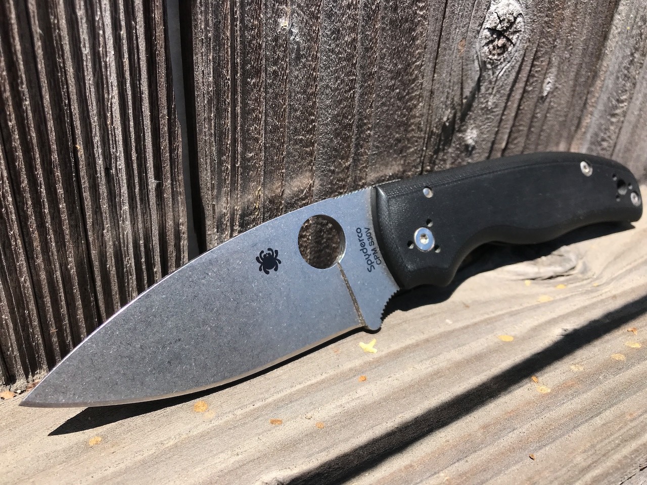 Spyderco Shaman-S30V- Original Stone Washed Blade-Black Scales