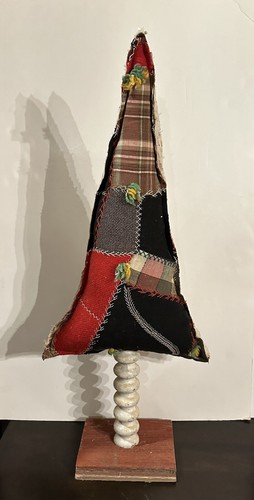 NEW Handmade Repurposed Christmas Tree Vintage Quilt Spindle Trunk Wood Base - Picture 3 of 12