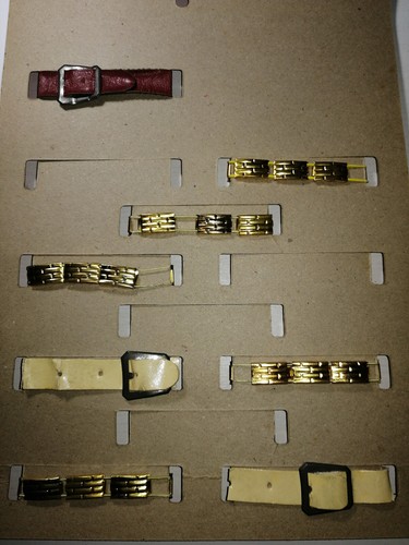 8 OROLOGI GIOCATTOLO IN LATTA CON ESPOSITORE anni 60 - Made in Japan - Foto 4 di 5