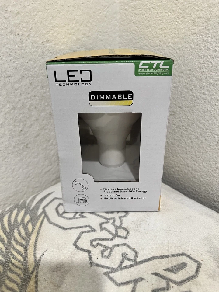 LED Technology BR30 INDOOR FLOOD LIGHT 10W LED BULB 3000K Warm White 700 LUMENS - Image 4 of 4