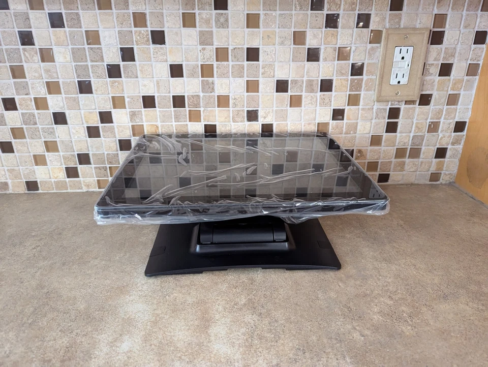 ELO ET1523L-8UWA-1-BL-MT-ZB-G 15 4:3 1024X768 60HZ VGA DVI MONITOR CT-23 - Image 4 of 4