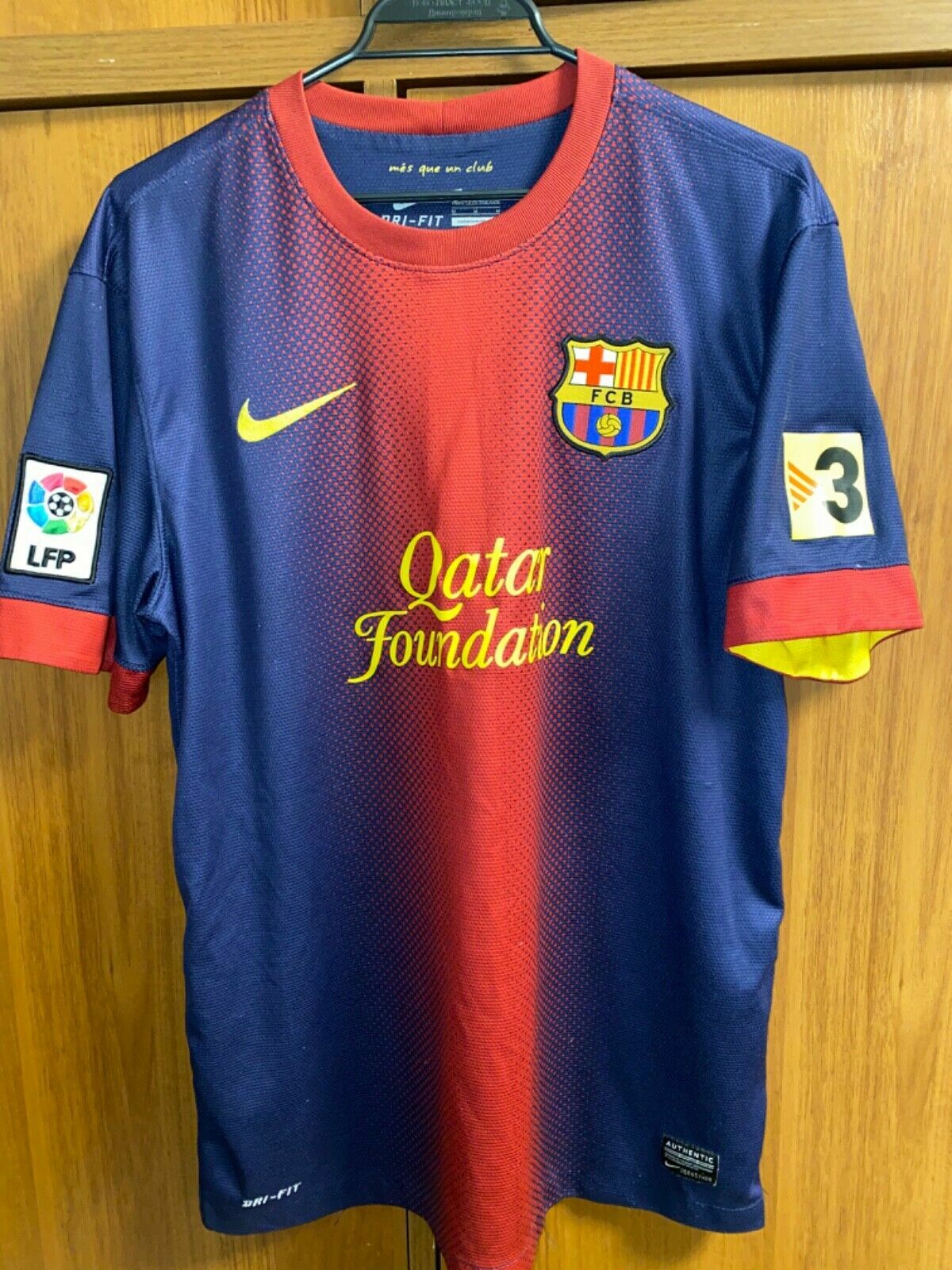Nike Barcelona Home Koszulka piłkarska #10 Messi Men Size M Wybuchowe kupowanie, klasyczna popularność