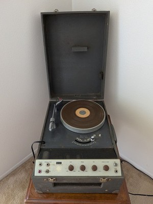 Rek-O-Kut Rhythmaster RT-VM Variable Speed Turntable Amplifier Combo Unit