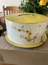 Decorware Yellow Cake Carrier