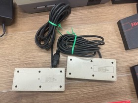 Original Nintendo NES Console Bundle Lot w/ 21 Games  Controllers Manuals Tested