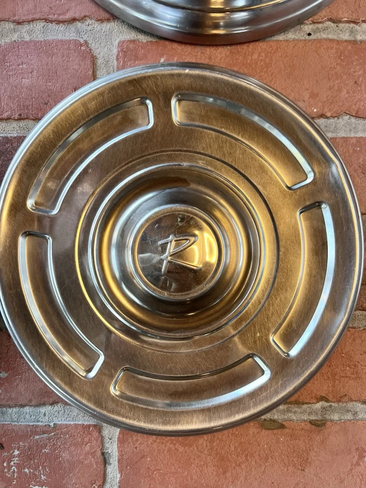 JUEGO DE (4) Cuatro 1967-1968 AMC Rambler Rebel Perro Plato Tapacubos Cubierta de Rueda Foto 3 de 4