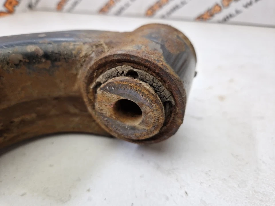 2012 FORD RANGER LIMITED 3.2 TD RIGHT FRONT LOWER WISHBONE CONTROL ARM - Image 2 of 4