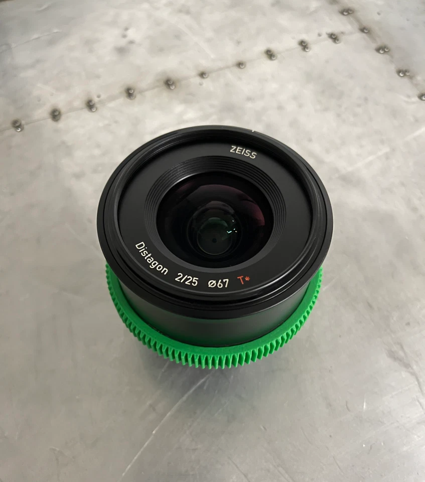 Zeiss Batis 2/25 Wide-Angle Camera Lens for Sony E-Mount Mirrorless Cameras - Image 3 of 4