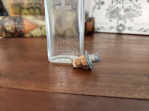Bottiglia vintage in vetro acqua santa con peltro (?) e tappo sughero - Foto 6 di 9