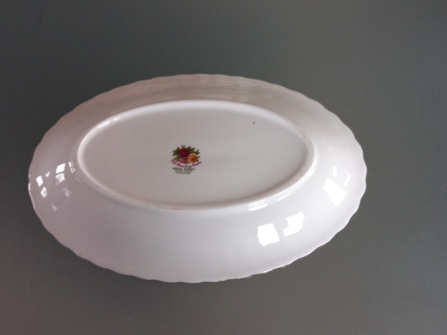 LARGE Royal Albert Old Country Roses Gravy Boat & 22cm Stand.Bone China