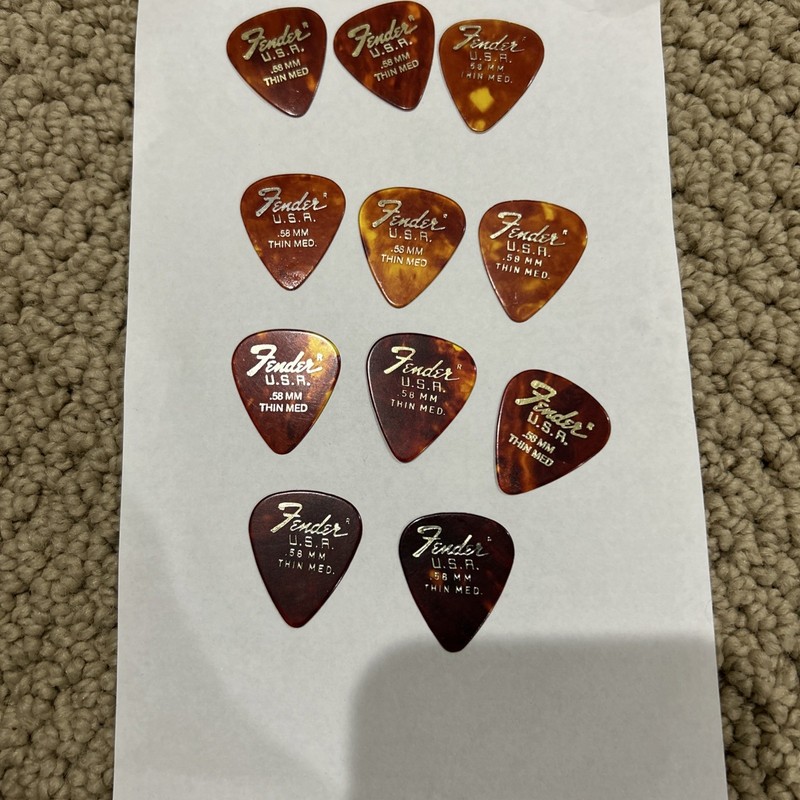 Vintage fender Guitar Picks Celluloid Tortoise Look Thin Med Set Of 11 lot#7 