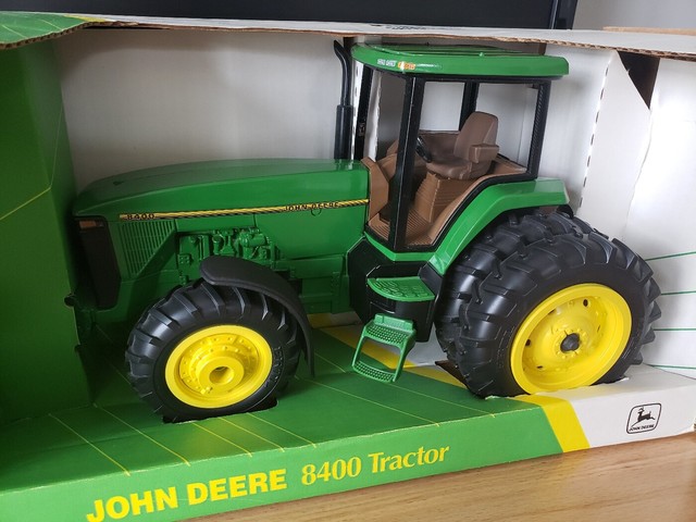 john deere 8400 ertl