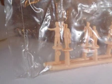  HO SCALE 12 ACTION FIGURES, NEW IN SEALED PACKAGE, PACK B,           5-58-14