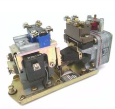 New Square D 9050-B0-2E Pneumatic Timer