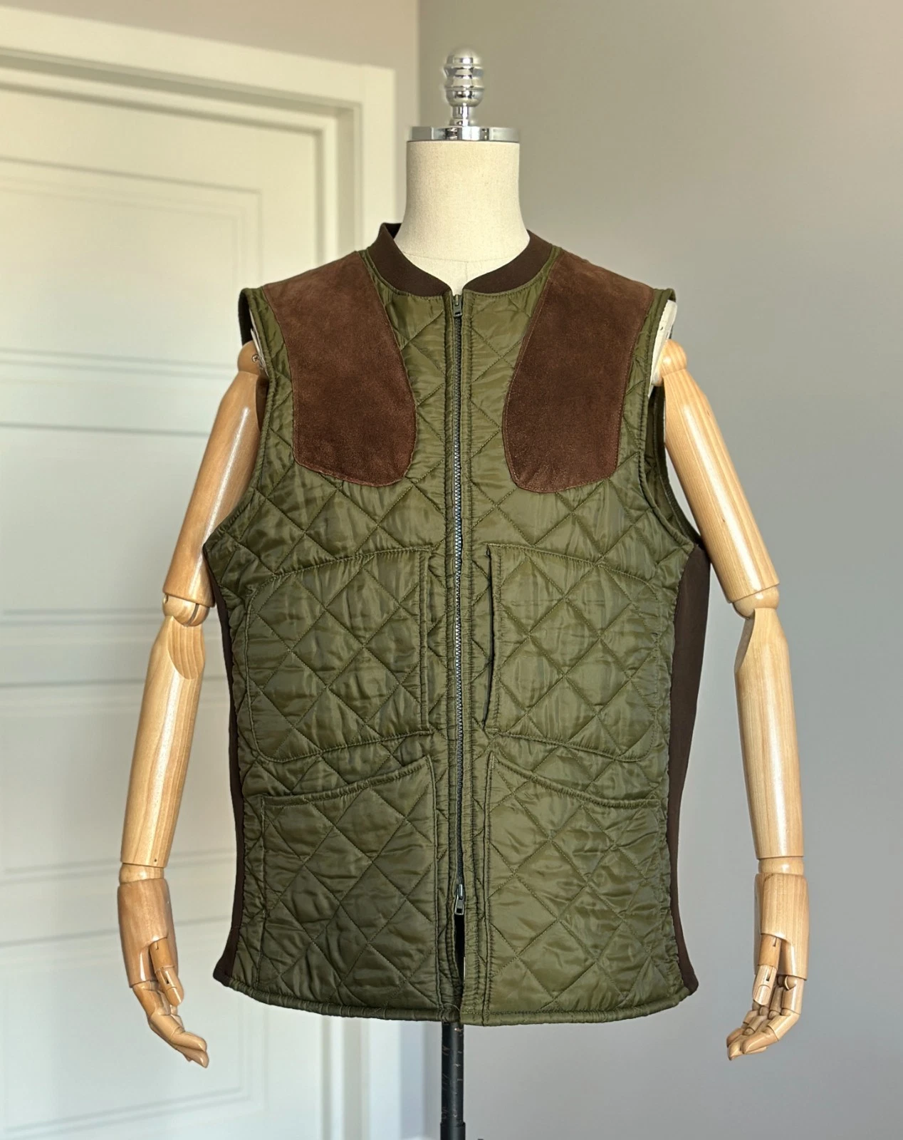 BARBOUR Vintage Men's Vest Gilet Lining Size L Green Made In England Hunter Fish