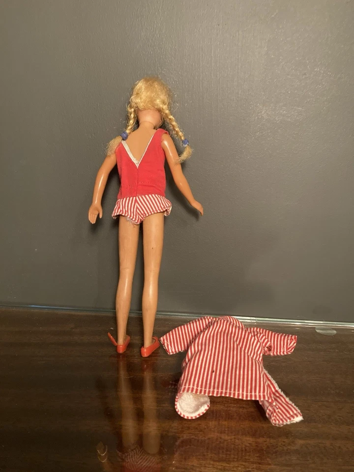 Barbie Vintage Skipper Doll 1960’s Swimsuit And Robe - Image 3 of 4