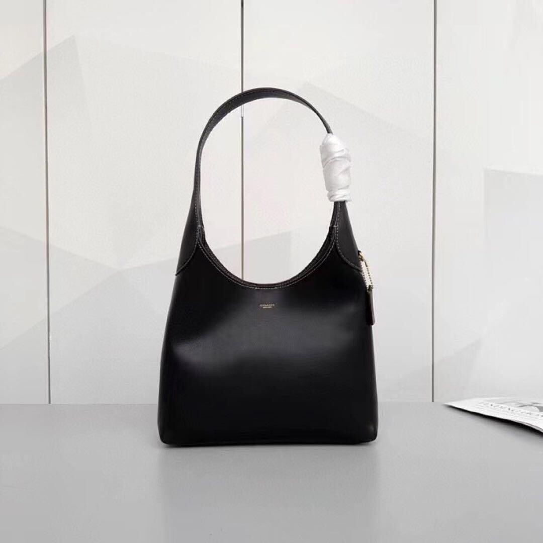 COACH Brooklyn Shoulder Bag 28 Half Moon Bag CU068 Black COACH Brooklyn Shoulder Bag 28 Half Moon Bag CU068 Black