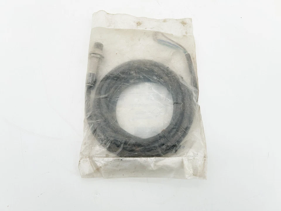 New Allen Bradley 871T-G8B18 Inductive Proximity Sensor 132VAC 8MM Sensing Dista - Image 3 of 4