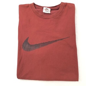 nike t shirt red swoosh