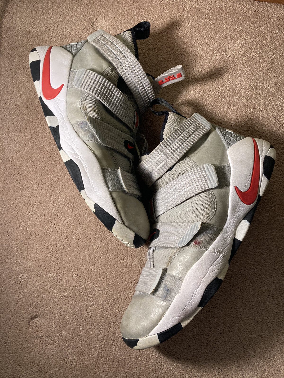 Nike LeBron Soldier 11 Silver Bullet 