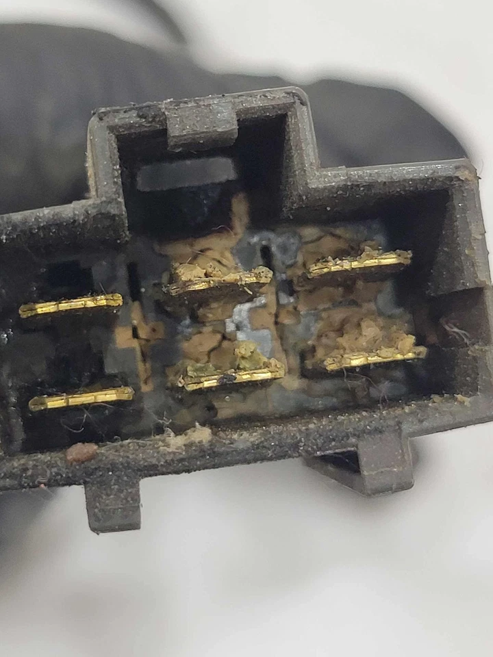 Двигатель стеклоочистителя ветрового стекла 1990 - 1996 Nissan 300ZX от оригинального производителя 2881030P00 - Изображение 4 из 4