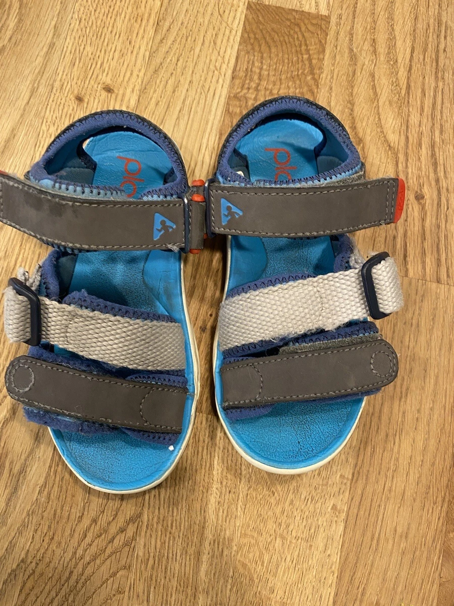 Plae wes sandal sales