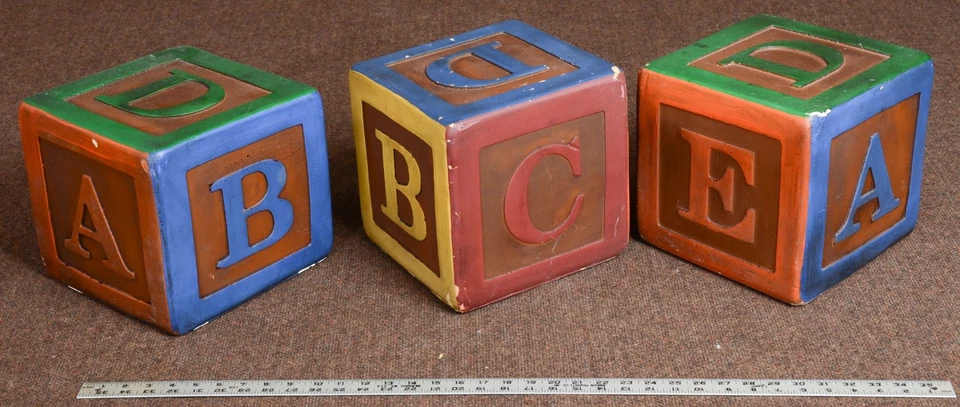 Juego de 3 bloques de utilería de bloque de letras DENNY MANUFACTURING Foto 2 de 4