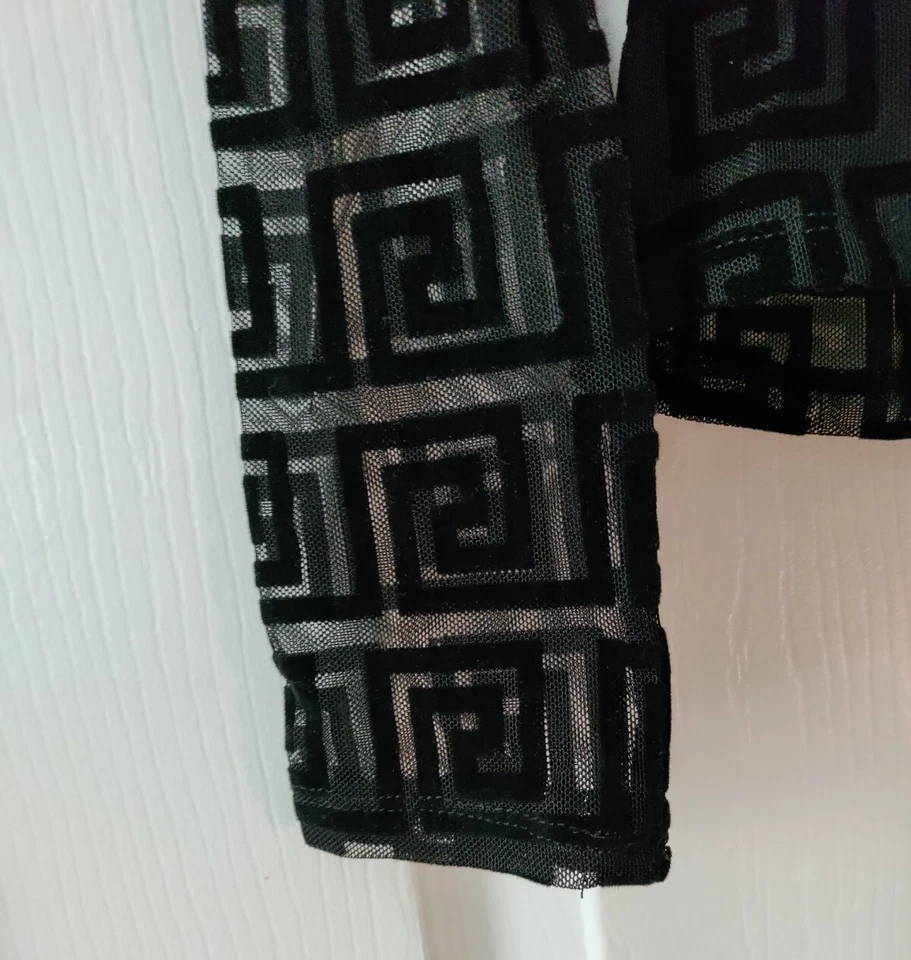 Blusa Eye Candy Júnior Preta Transparente Manga Longa Tamanho M - Imagem 4 de 4