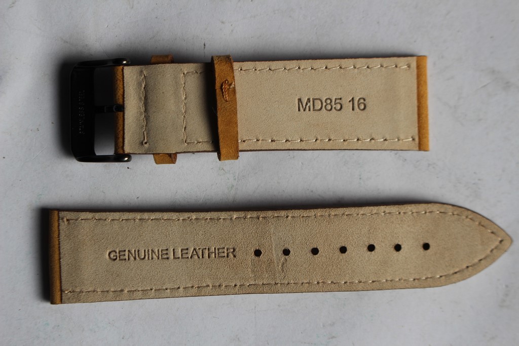 Massimo Dutti watch case + 2 23 mm straps (40317) thumbnail 4
