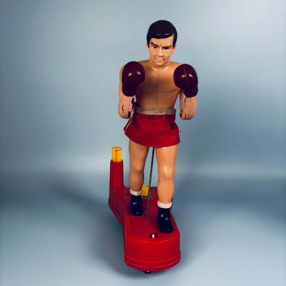 RARE VINTAGE PARKER KO MECHANICAL BOXER BOXING GAME FULLY WORKING COMPLETE BOXED - Image 3 of 4