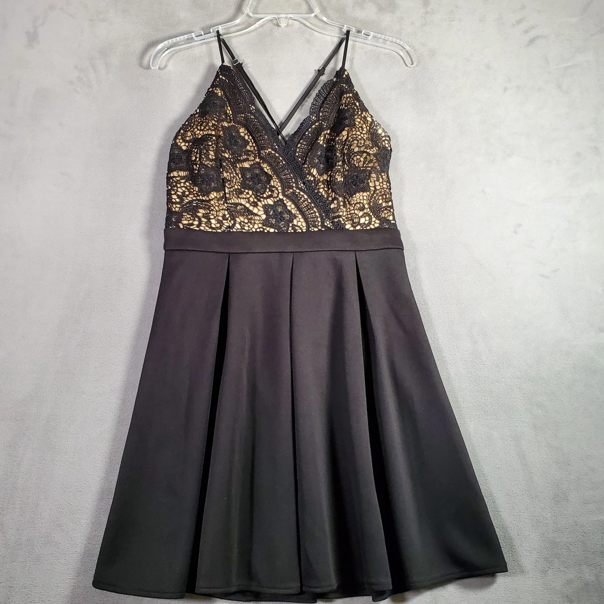 Robe Alya Blanche Sans Manches, Paillettes, Doublée, Taille S, Neuve Avec étiquettes