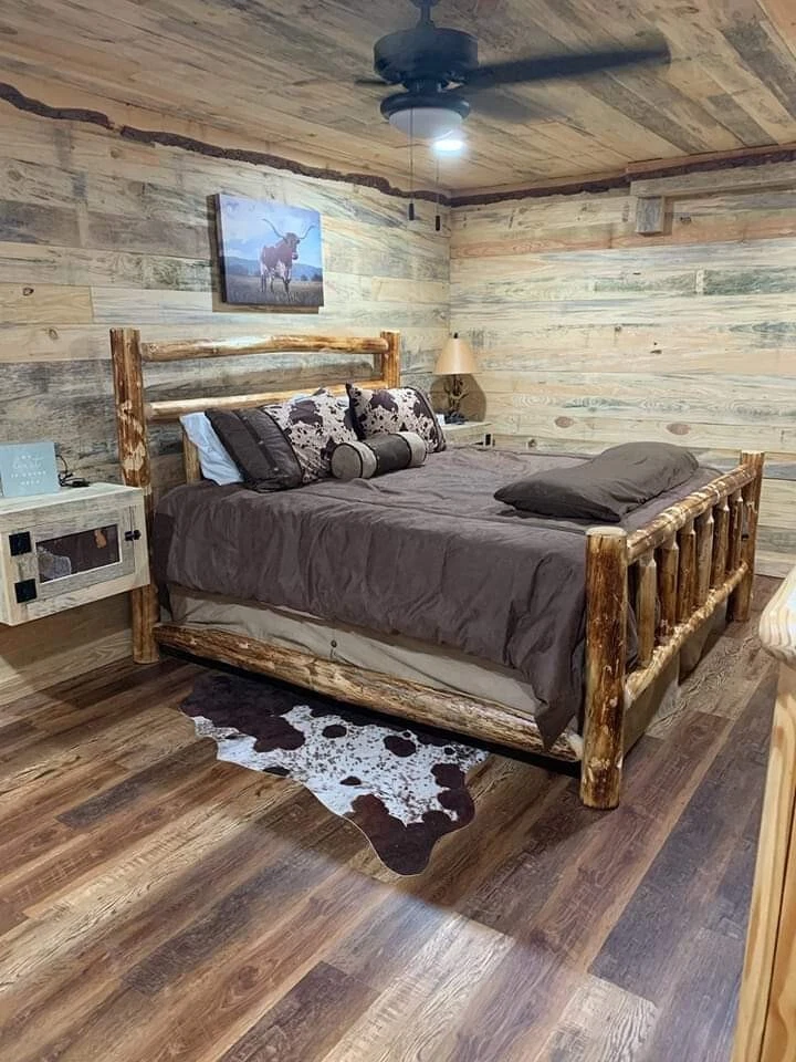 Deluxe Log Bed Log Cabin Style Half Log side rails Matt supp. Log Furniture