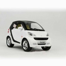 Modellino 1:32 giocattoli da collezione per bambini auto pressofusa in lega Smart Fortwo auto pull back