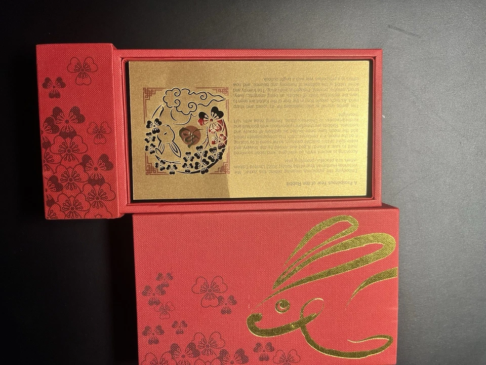 Navaja VICTORINOX HUNTSMAN AÑO DEL CONEJO 2023 Roja Nueva LIMITADA Foto 2 de 4