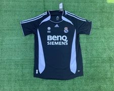 Real Madrid 2006-07 Away  Retro Jersey Kit Adidas Roberto Carlos #3