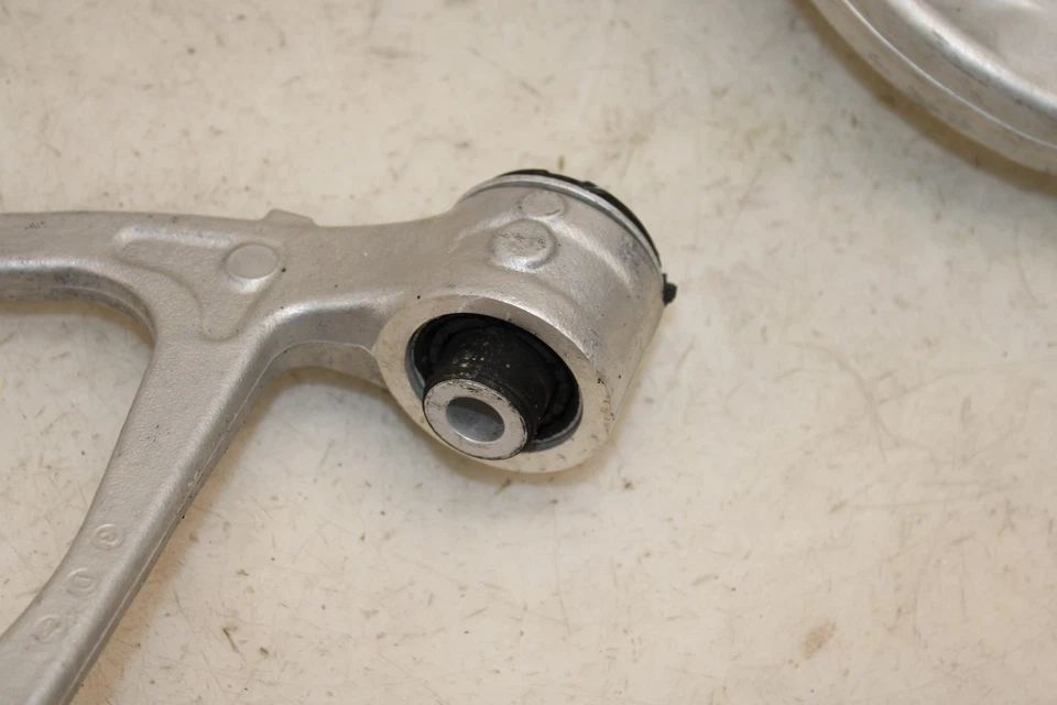 Juego de brazo de control delantero derecho Mazda MX-5 Miata 2016-2025 OEM MV65 Foto 4 de 4