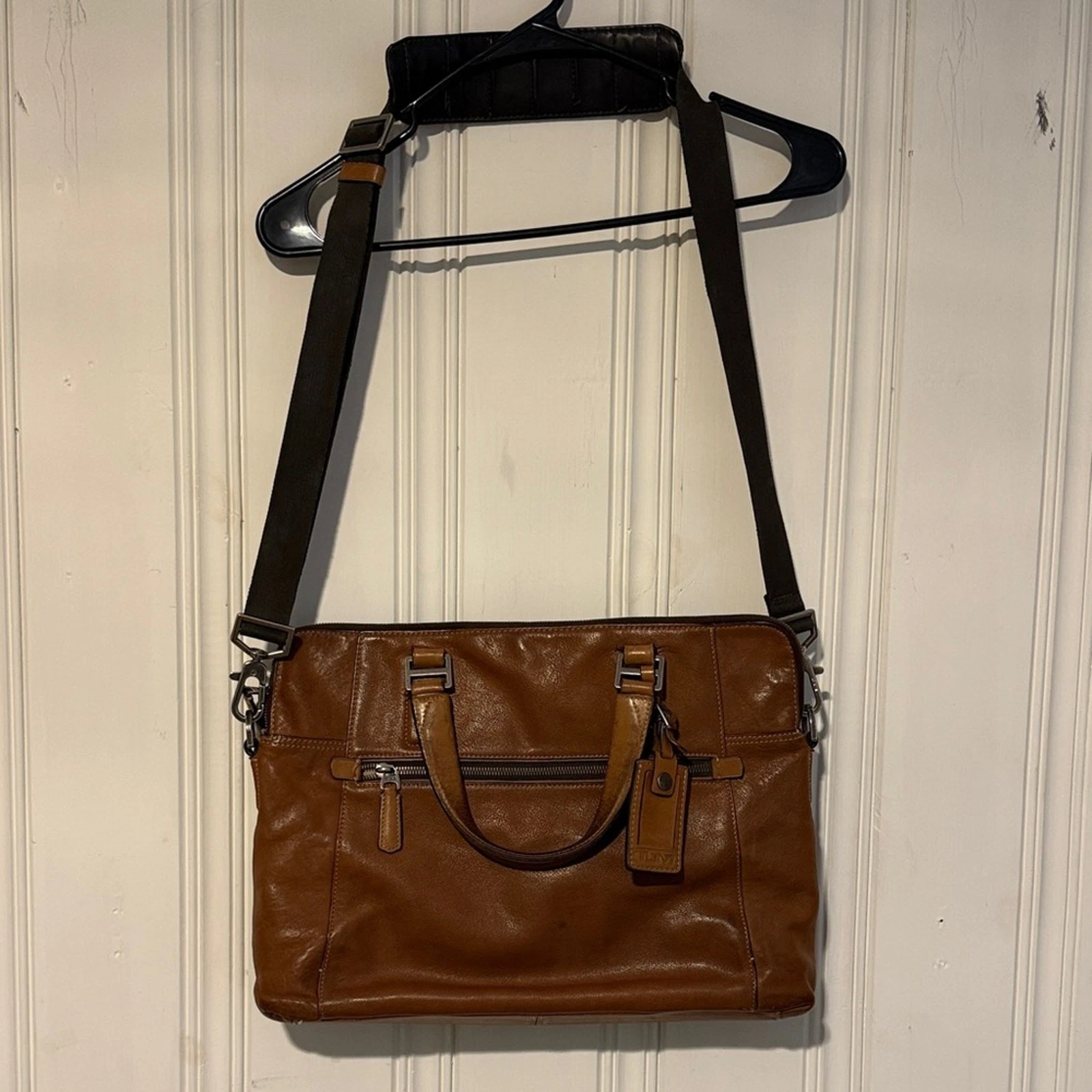Tumi vintage brown leather minimalist crossbody messenger laptop briefcase bag