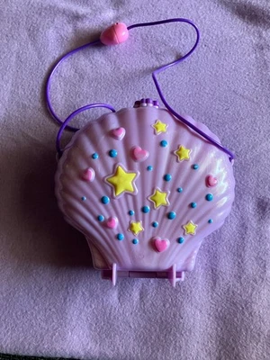 Mattel Polly Pocket Muschel Tasche 2019 Meerjungfrau Bucht Unterwasserwelt  lila - Bild 1 von 4