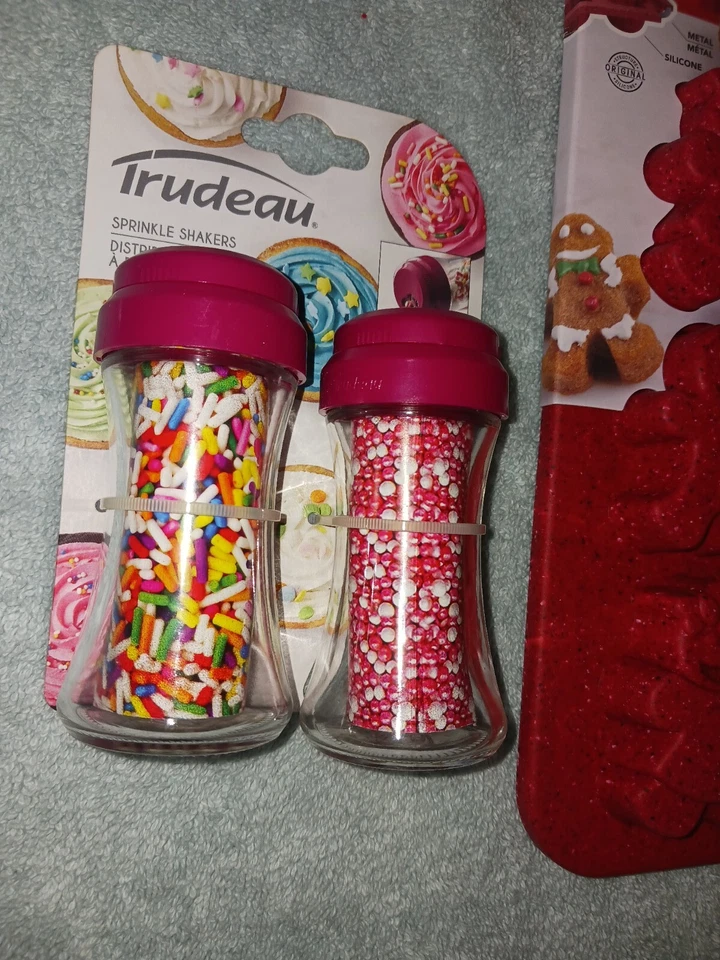 Gingerbread Mold Bake Pan. Silicone & Sprinkle Shakers. New. Trudeau - Image 2 of 4