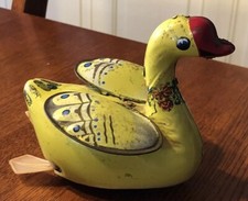 Vintage Mechanical Key Wind Up Tin Toy Yellow Swan China Swims Wings Flap MS098